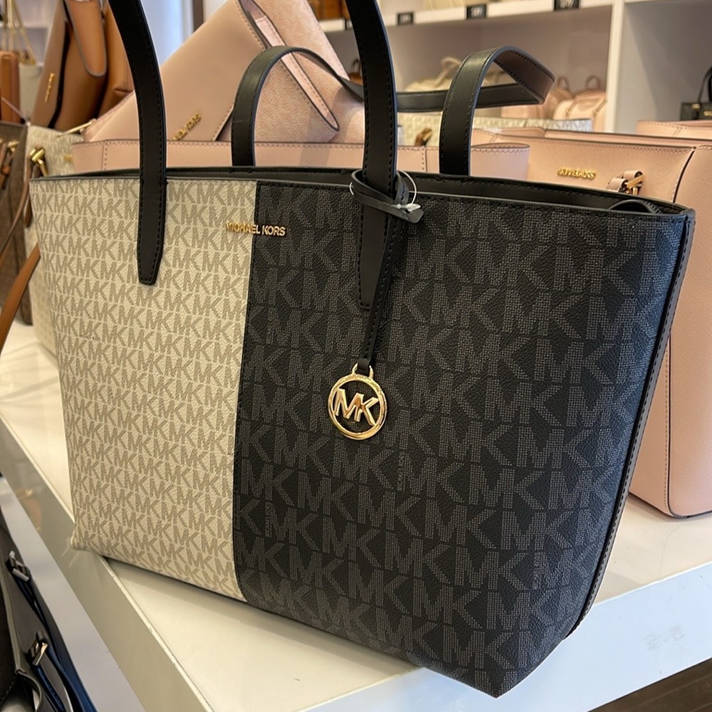 Michael Kors Jet Set Medium Two-Tone Logo Tote Shoulder Bag
BLACK COMBO
NWT - Picture 6 of 16